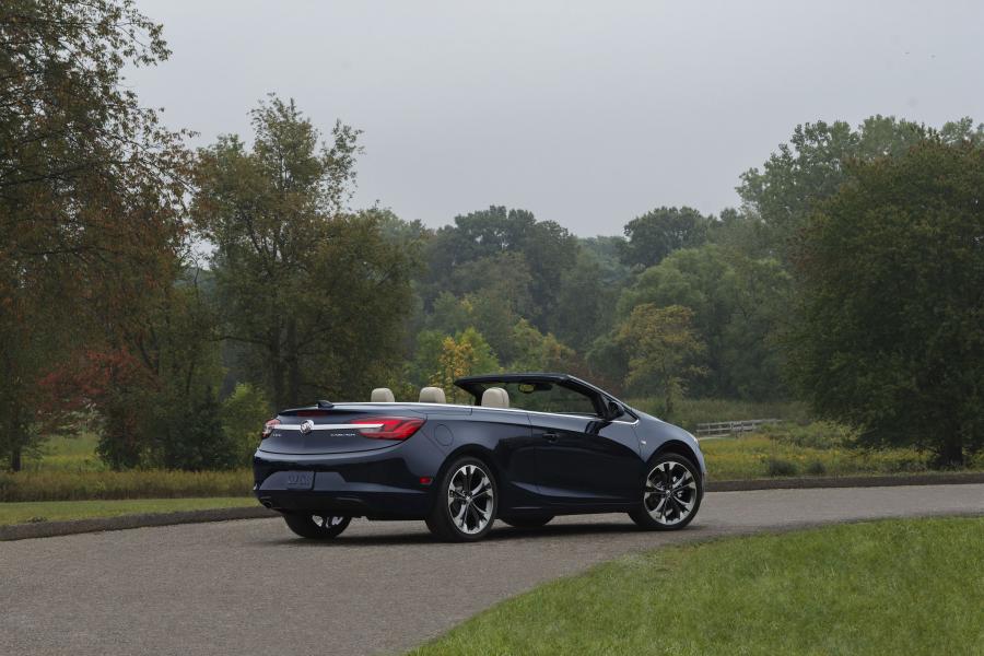  Buick Cascada Dark Effects Package 2016 года  (фото 9 из 11)